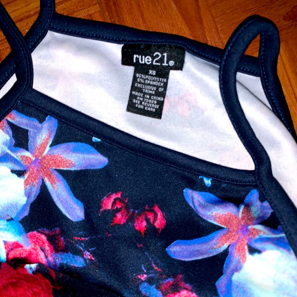 Rue 21 crop top